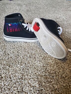 Tommy Hilfiger Heelys Size Youth 2 Black High-Top Sneakers with Heart Accent